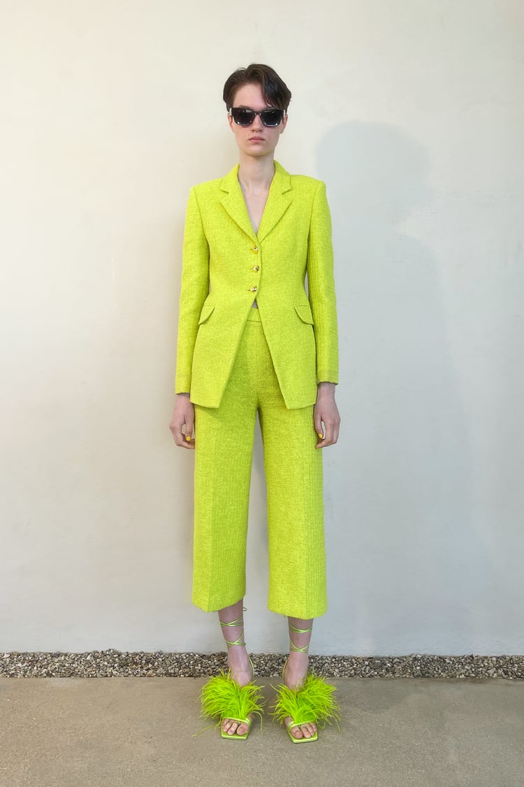 Cliomakeup-capi-must-have-primavera-2022-BLAZER-STRUTTURATO-BOTTONI