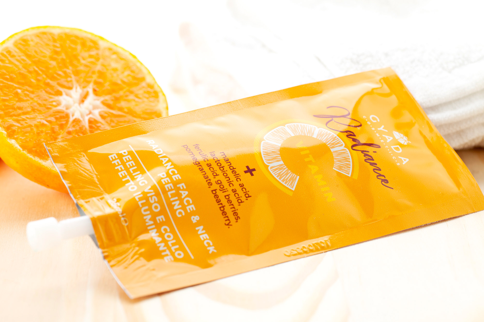 cliomakeup-prodotti-scrub-viso-corpo-pre-sole-primavera-2022-10