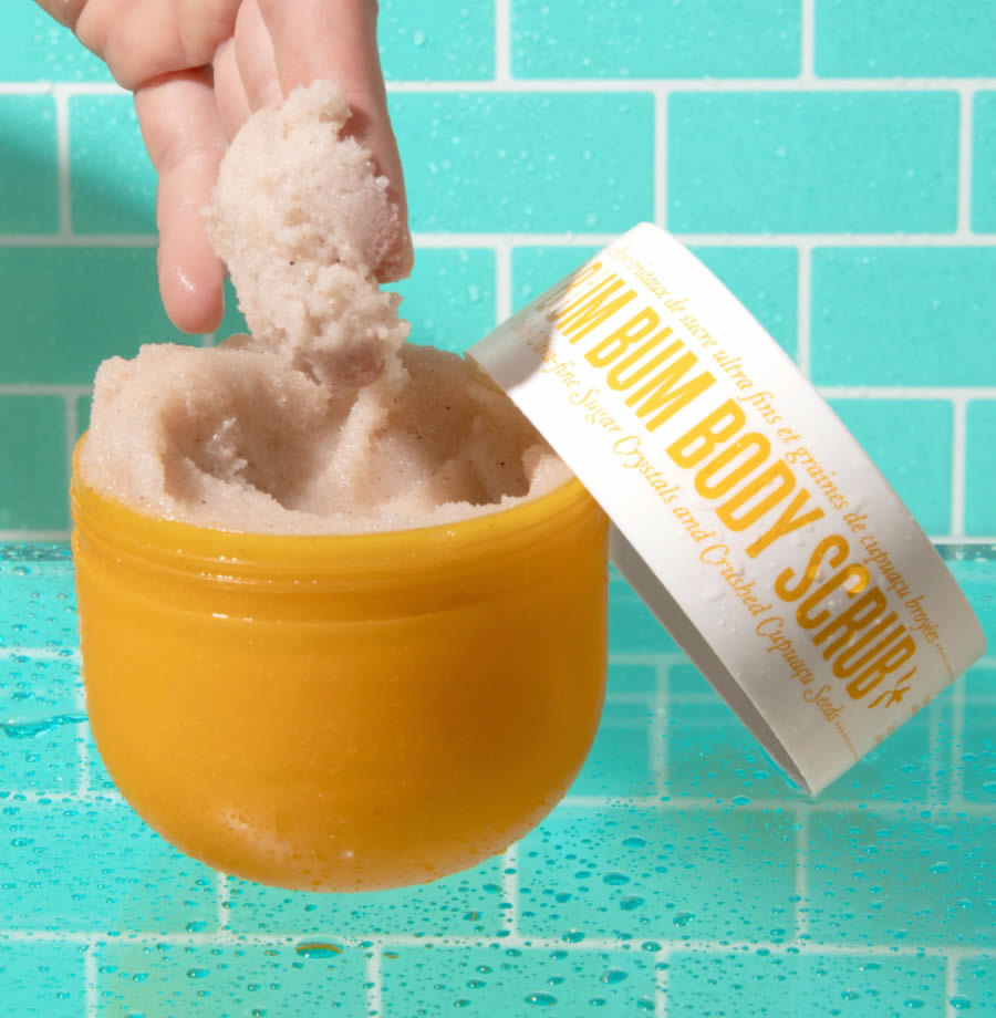 cliomakeup-prodotti-scrub-viso-corpo-pre-sole-primavera-2022-21