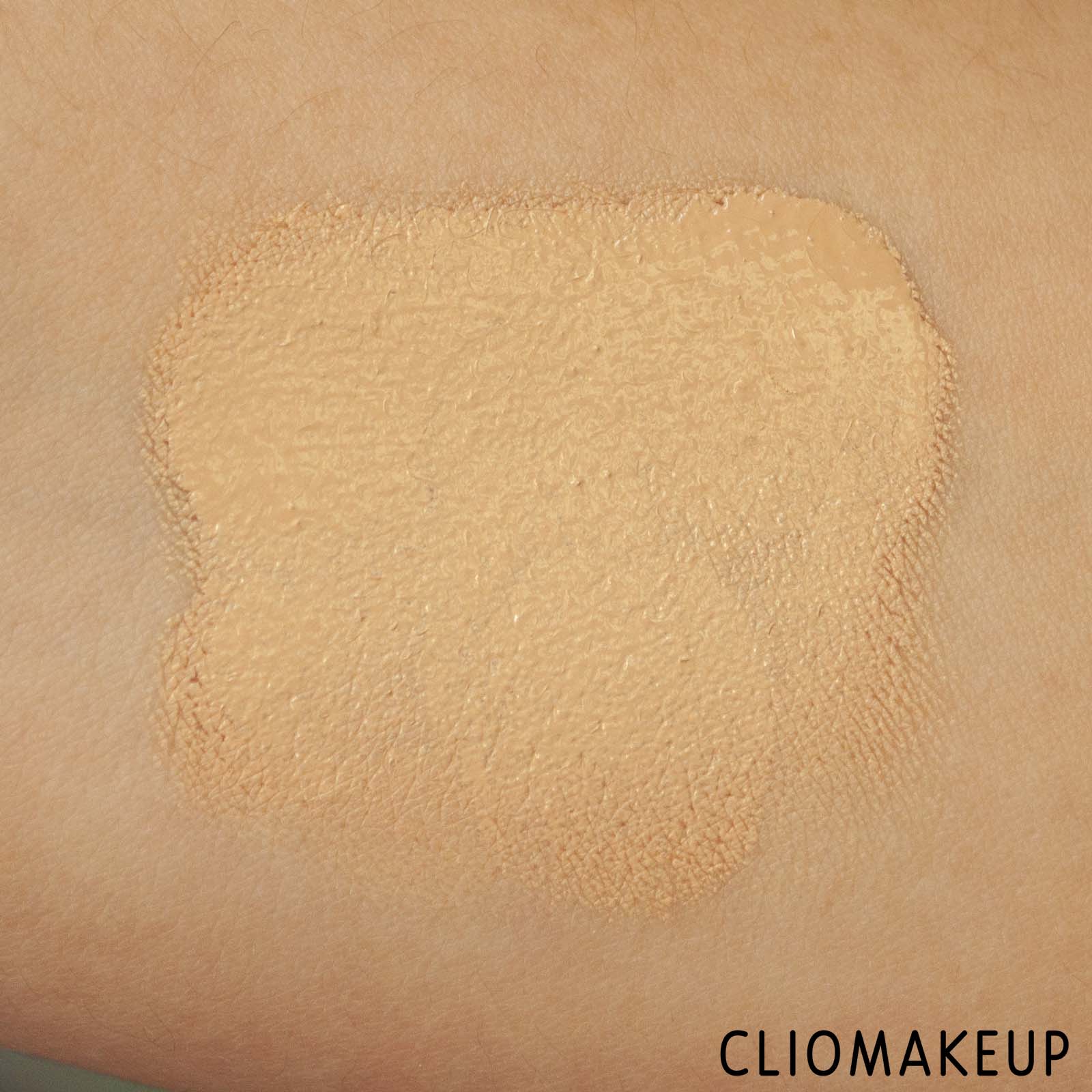 cliomakeup-recensione-correttore-nyx-bare-with-me-concealer-serum-6