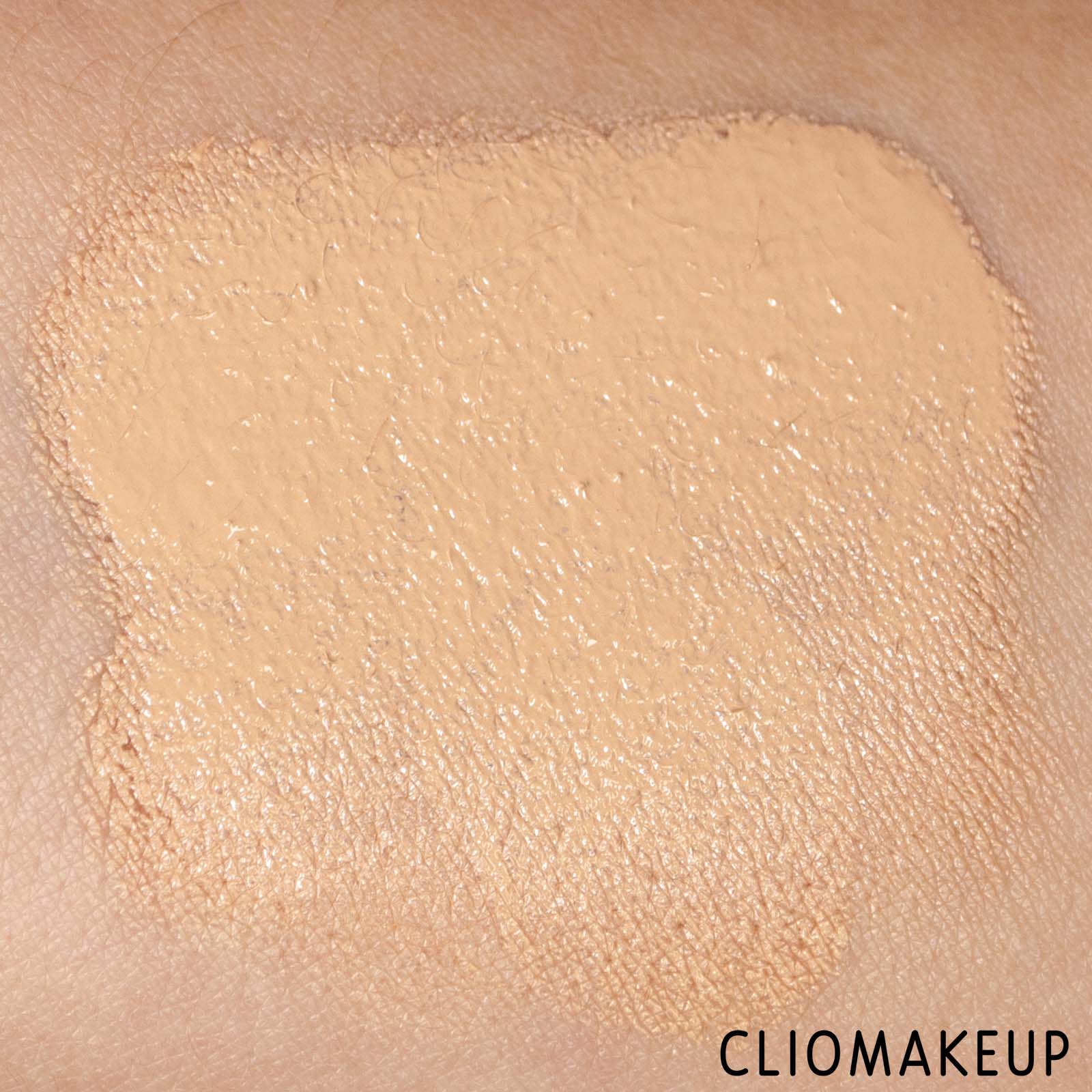 cliomakeup-recensione-correttore-nyx-bare-with-me-concealer-serum-7