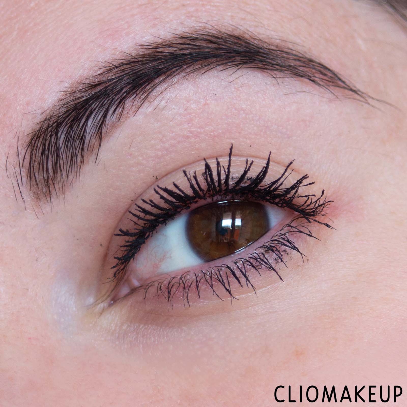 cliomakeup-recensione-mascara-revolution-5d-lash-pow-extreme-volume-mascara-12