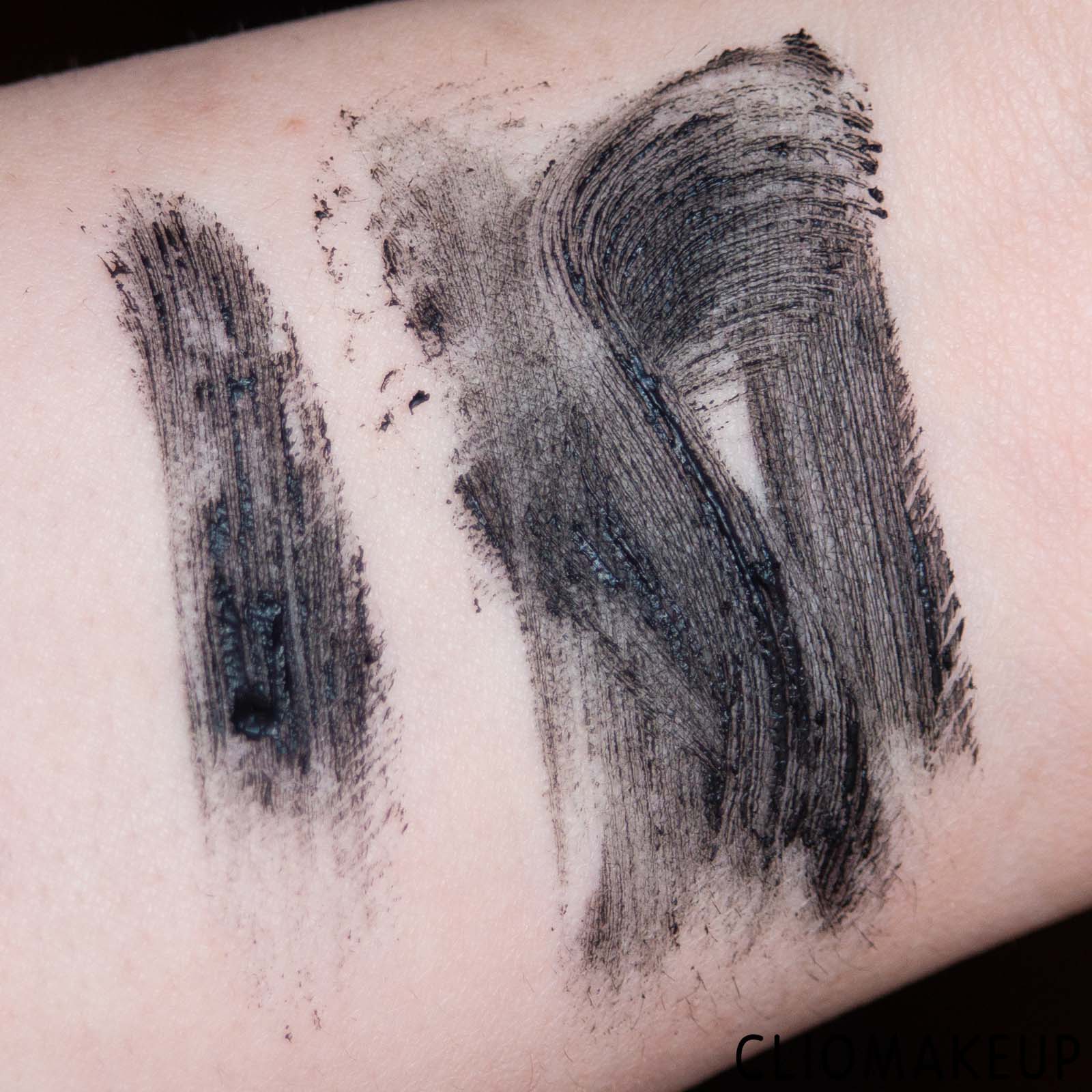 cliomakeup-recensione-mascara-revolution-5d-lash-pow-extreme-volume-mascara-7