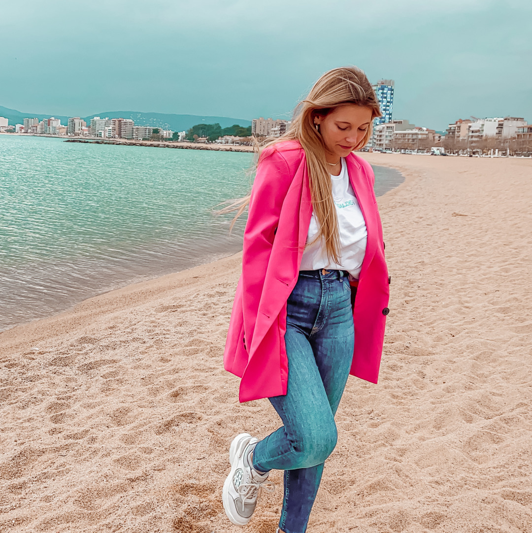 Cliomakeup-capi-must-have-primavera-2022-stradivarius