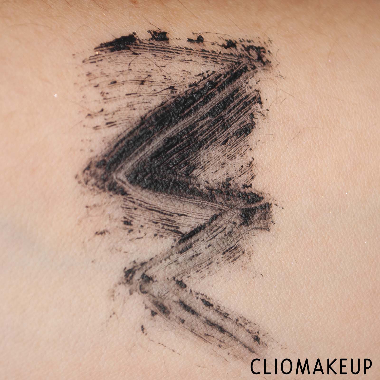 cliomakeup-recensione-mascara-ysl-lash-clash-extreme-volume-mascara-7