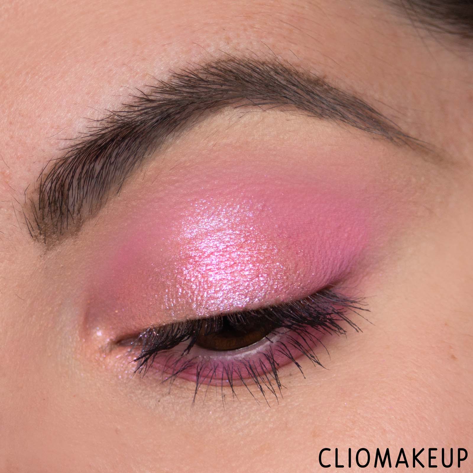 cliomakeup-recensione-palette-revolution-x-nikki-lilly-eyeshadow-palette-pastel-delights-15