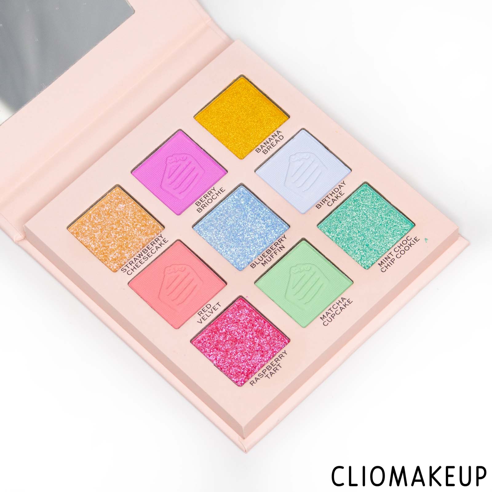 cliomakeup-recensione-palette-revolution-x-nikki-lilly-eyeshadow-palette-pastel-delights-4