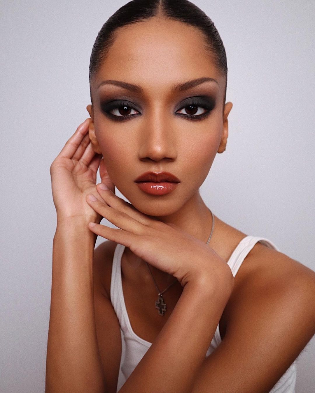 Cliomakeup-trucco-labbra-estate-2022-juicy-lips-hungvanngo