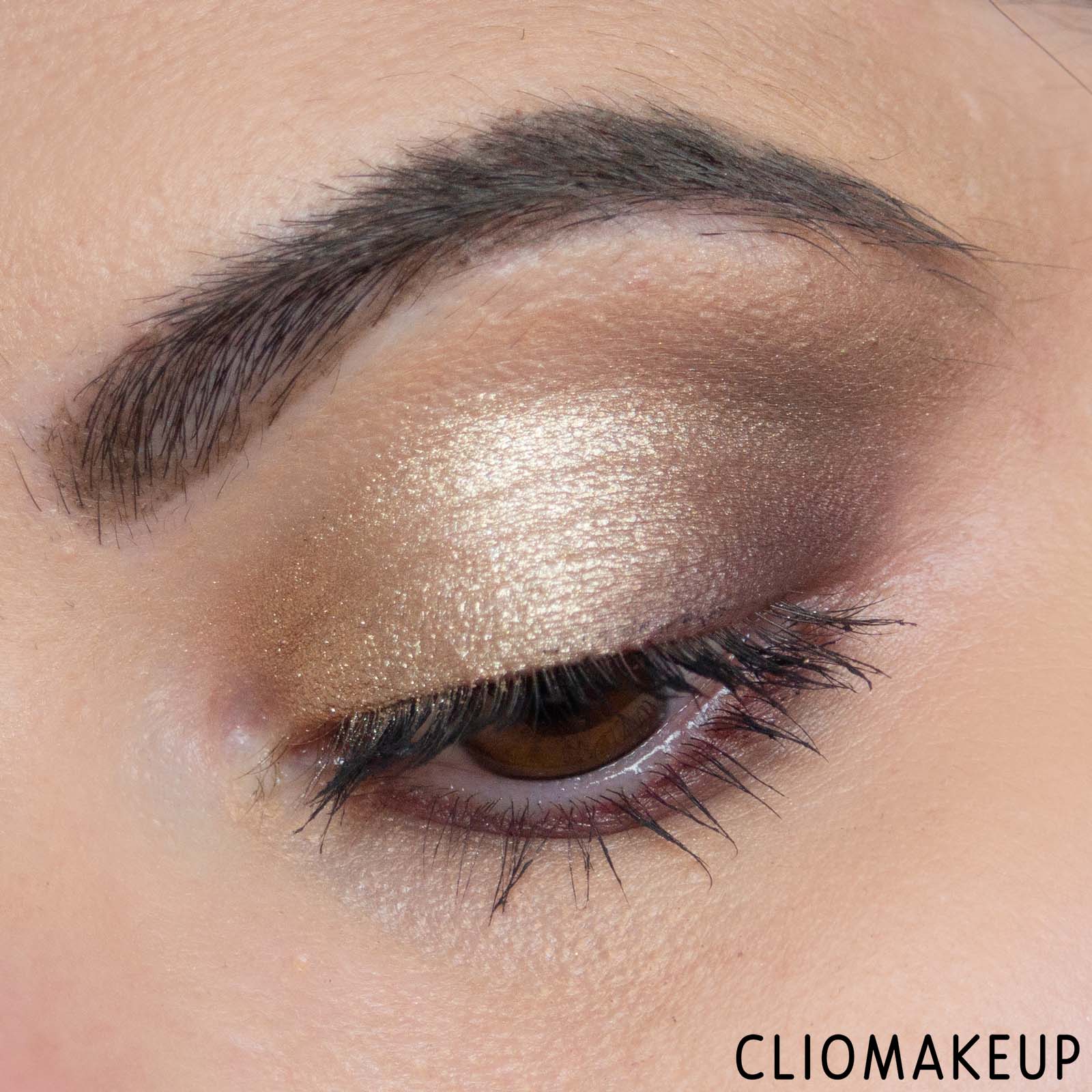 cliomakeup-recensione-palette-kiko-festival-glow-back-on-stage-eyeshadow-palette-10