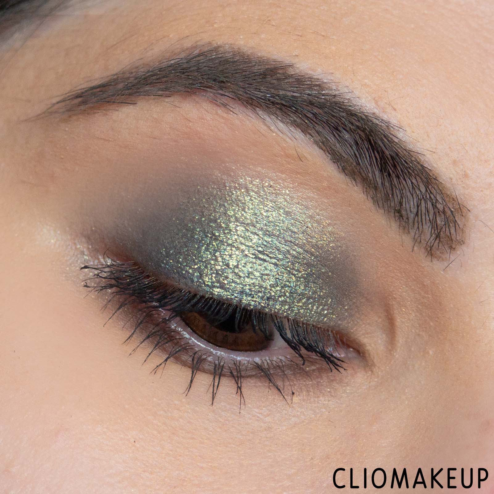 cliomakeup-recensione-palette-kiko-festival-glow-back-on-stage-eyeshadow-palette-13