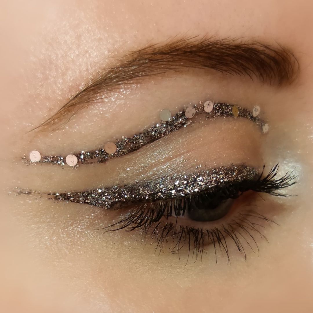 Cliomakeup-make-up-occhi-metallizzato-doppio-eyeliner