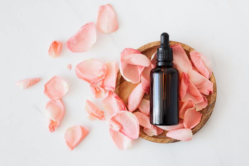cliomakeup-olio-tsubaki-camelia-giapponese-petali