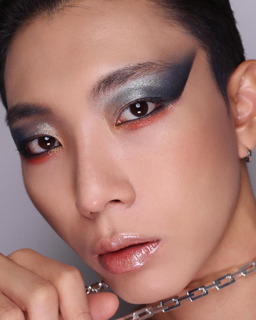 Cliomakeup-makeup-galaxy-glow-grigio