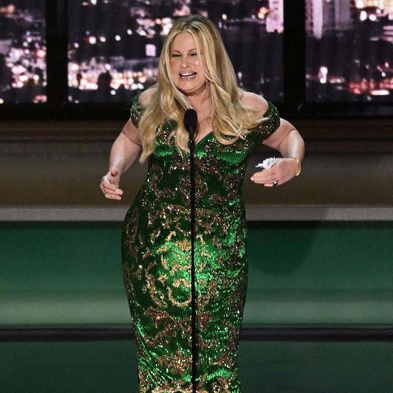 cliomakeup-emmy-awards-2022-look-18
