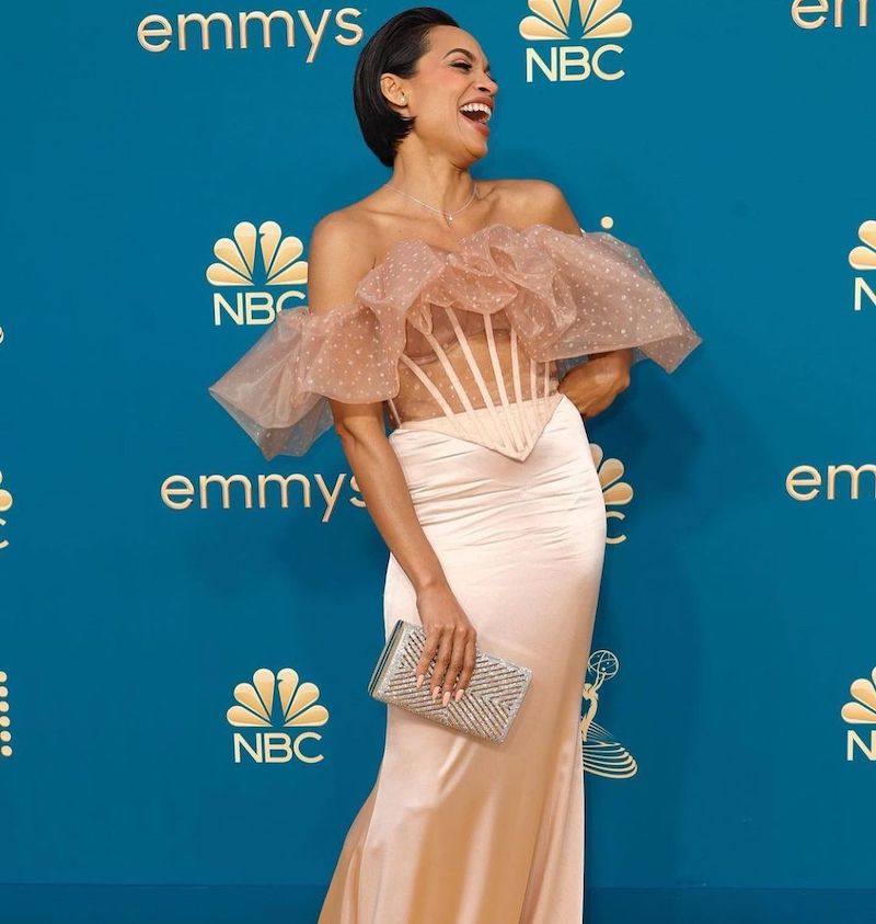 cliomakeup-emmy-awards-2022-look-7