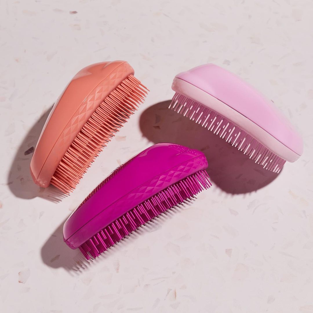 cliomakeup-come-pulire-spazzole-capelli-teamclio-plastica