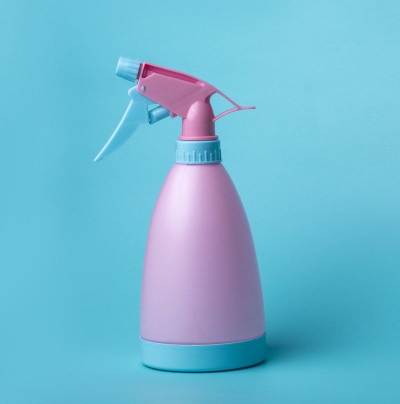 cliomakeup-come-pulire-spazzole-capelli-teamclio-spray