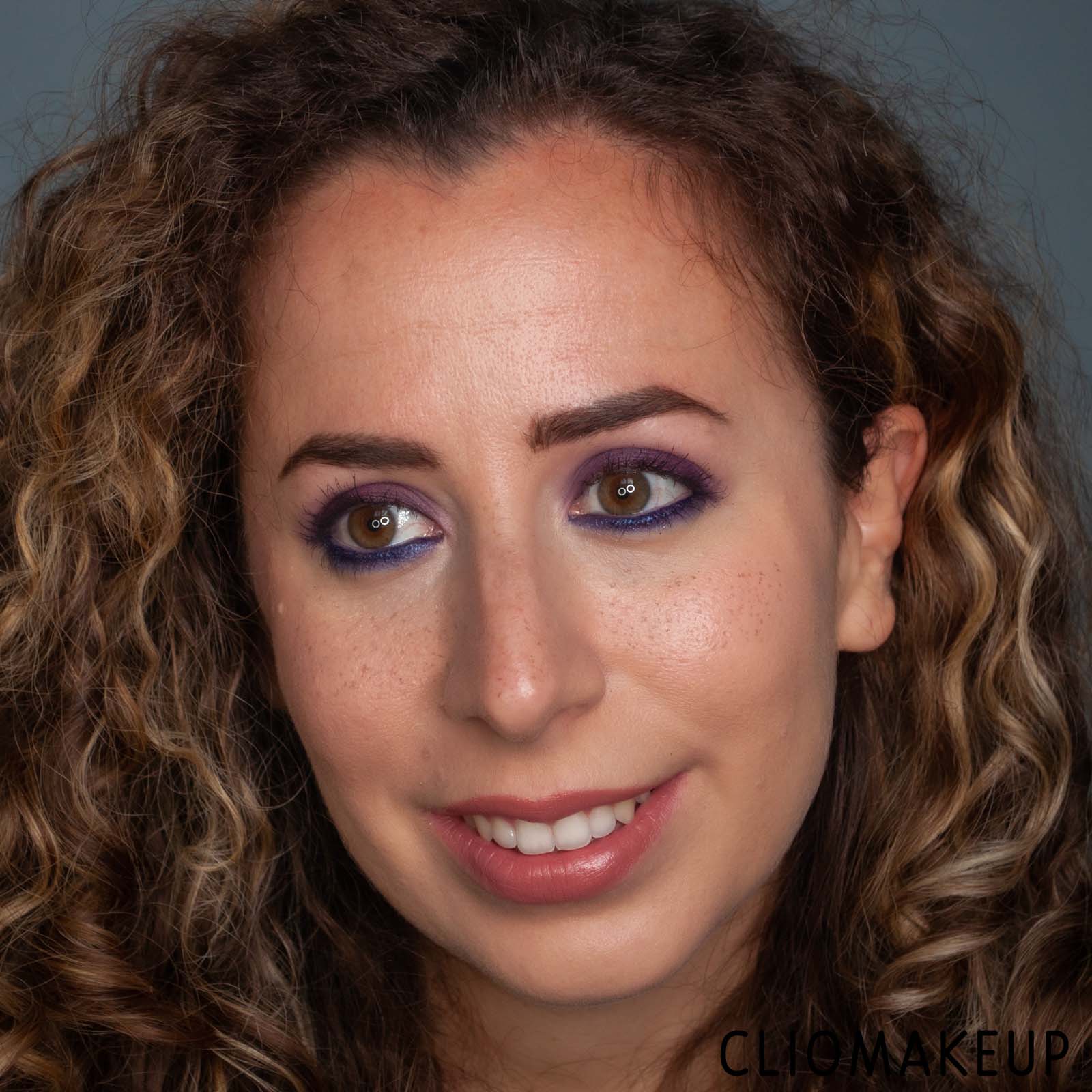 cliomakeup-recensione-rossetto-patmcgrath-labs-x-bridgerton-satinallure-lipstick-15