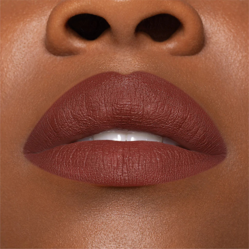 cliomakeup-a-chi-sta-bene-viva-magenta-trucco-cliomakeup-alldaylovelips-matite-labbra-06-amared-marylise-pieno_1024x1024