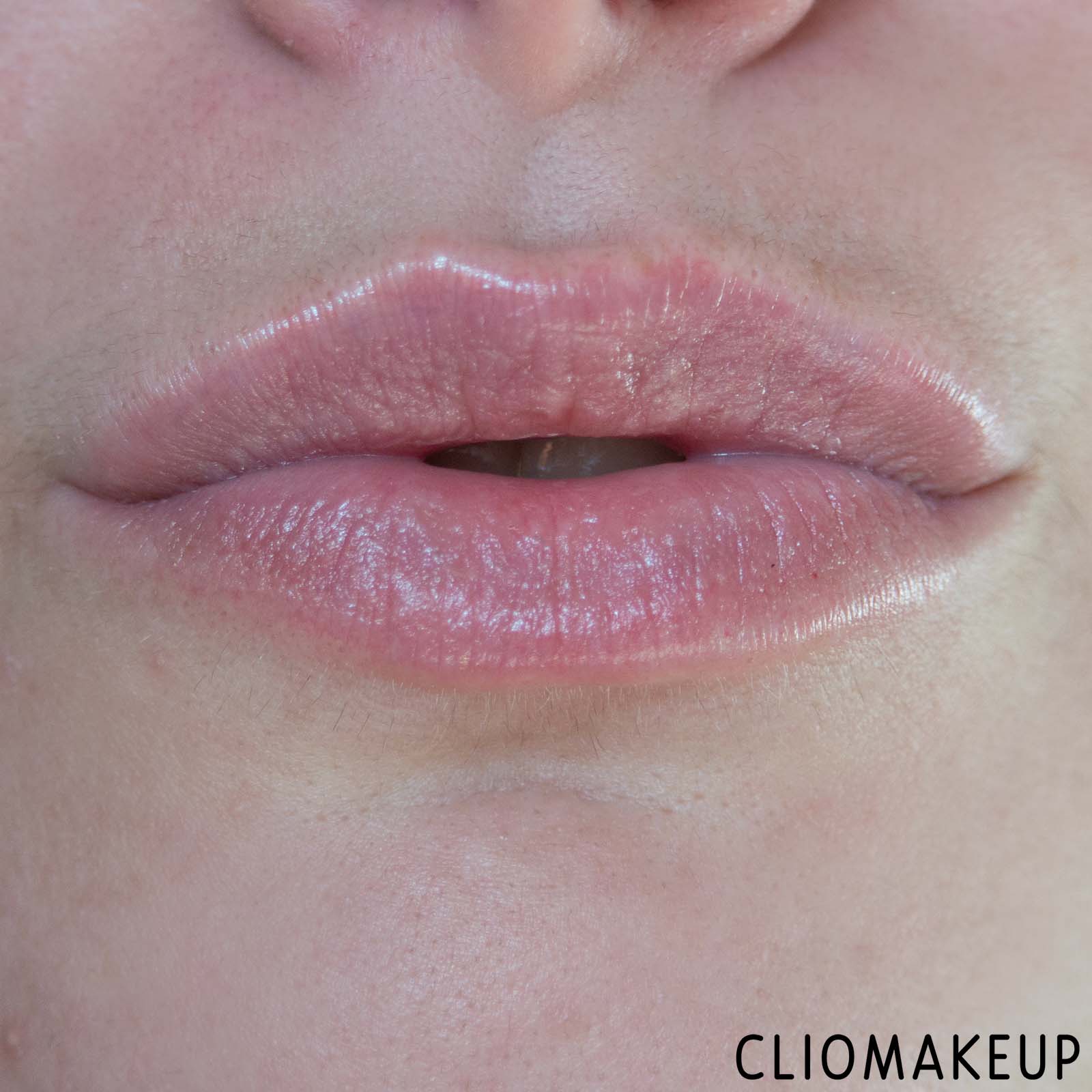 cliomakeup-recensione-balsamo-labbra-kiko-joyful-holiday-golden-dust-hydra-balm-10