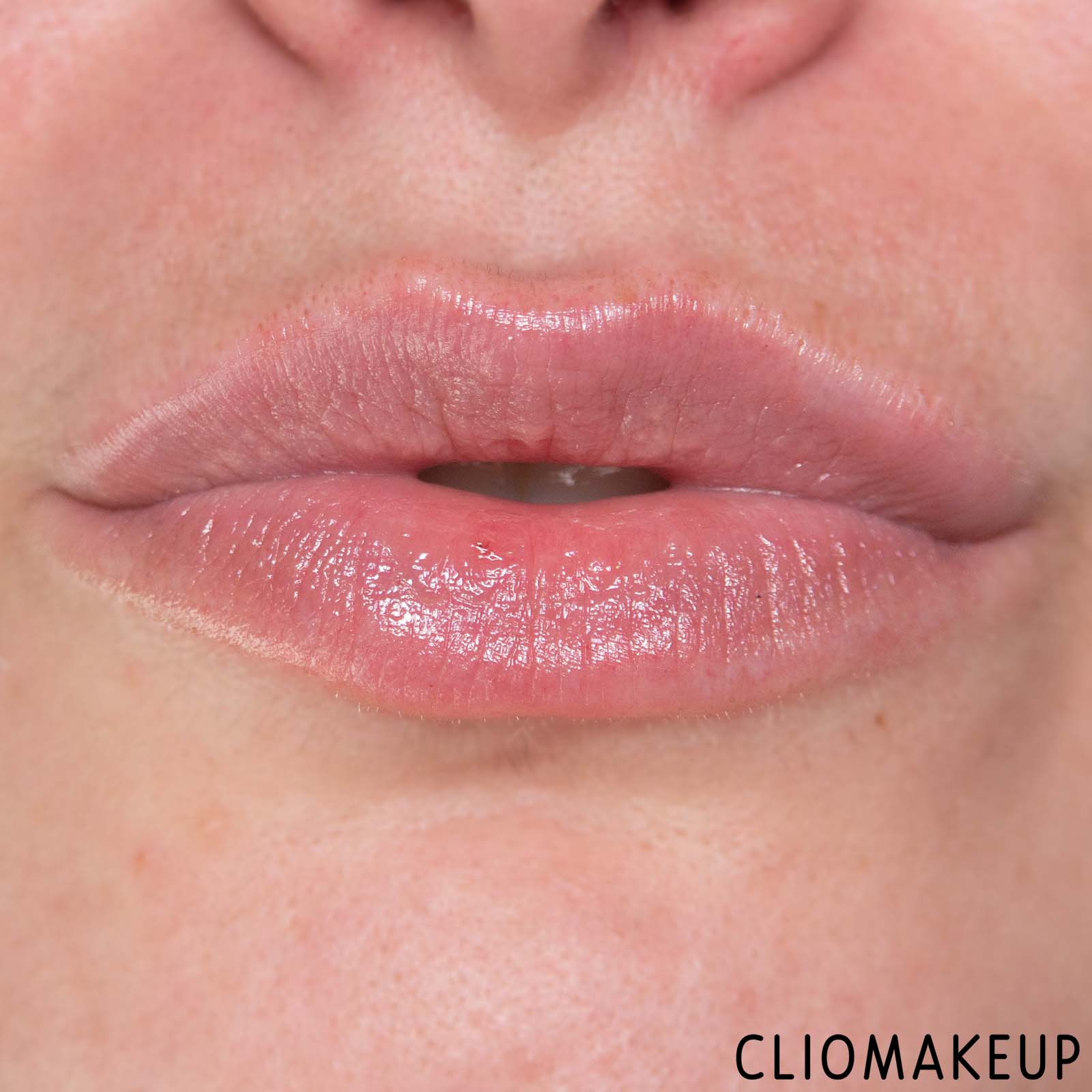 cliomakeup-recensione-balsamo-labbra-kiko-joyful-holiday-golden-dust-hydra-balm-11