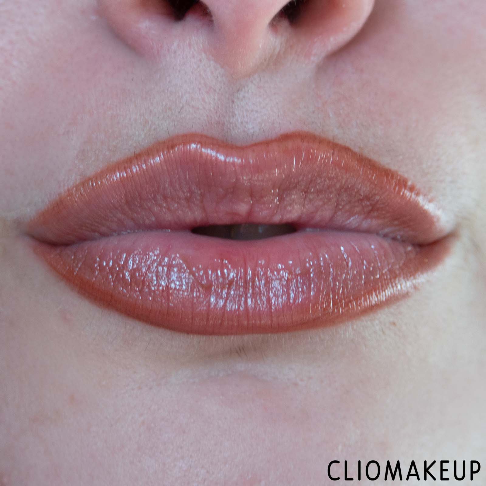 cliomakeup-recensione-balsamo-labbra-kiko-joyful-holiday-golden-dust-hydra-balm-12