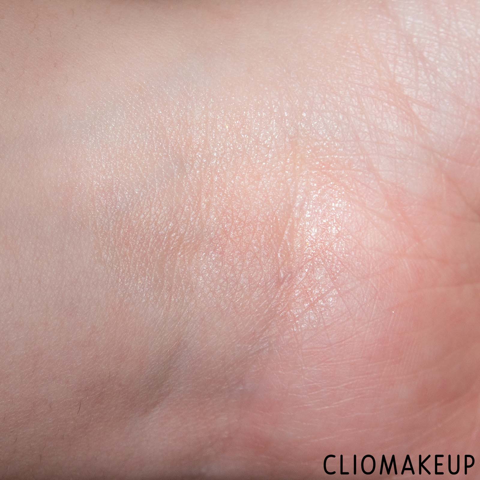 cliomakeup-recensione-balsamo-labbra-kiko-joyful-holiday-golden-dust-hydra-balm-6