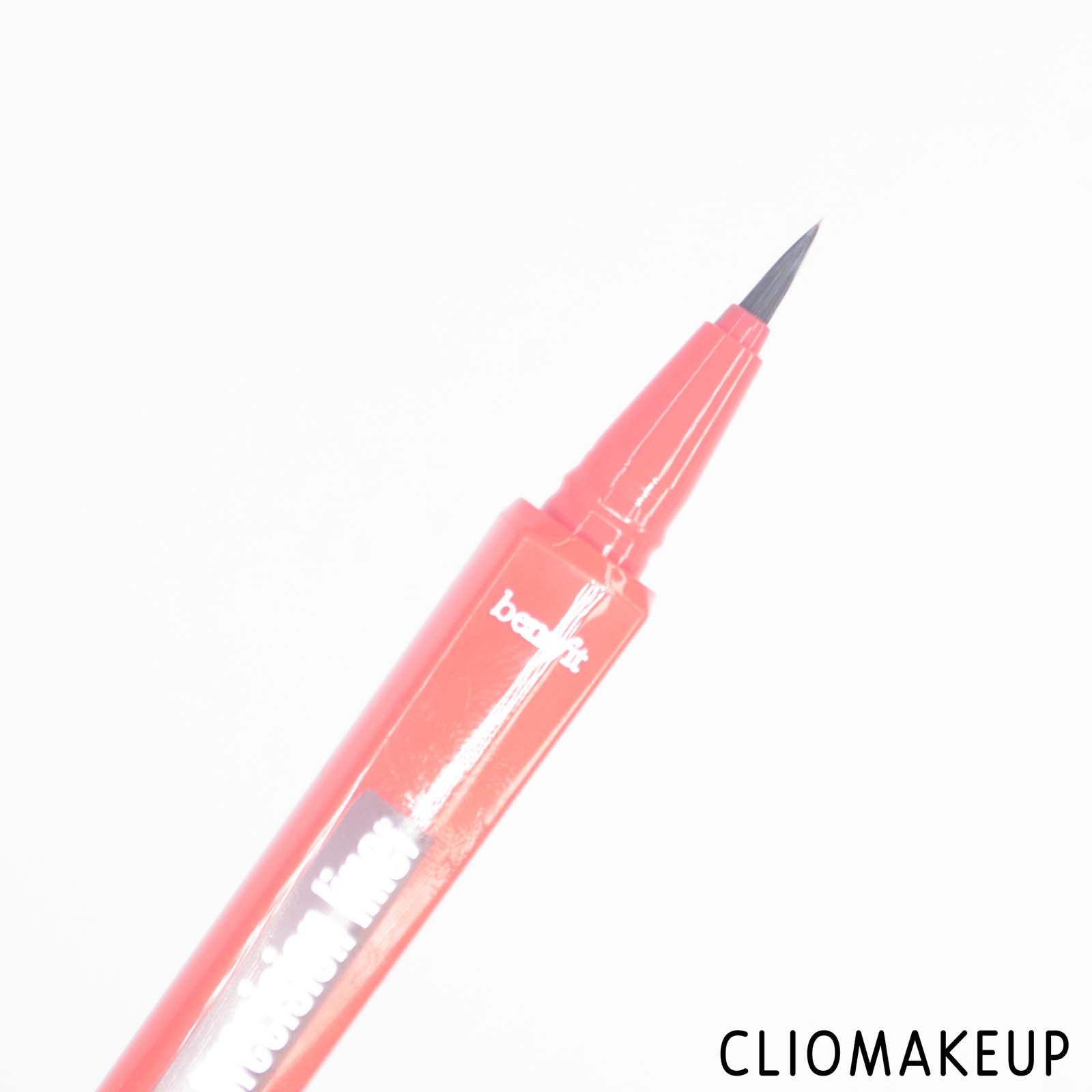 cliomakeup-recensione-eyeliner-benefit-theyre-real-xtreme-precision-eyeliner-5