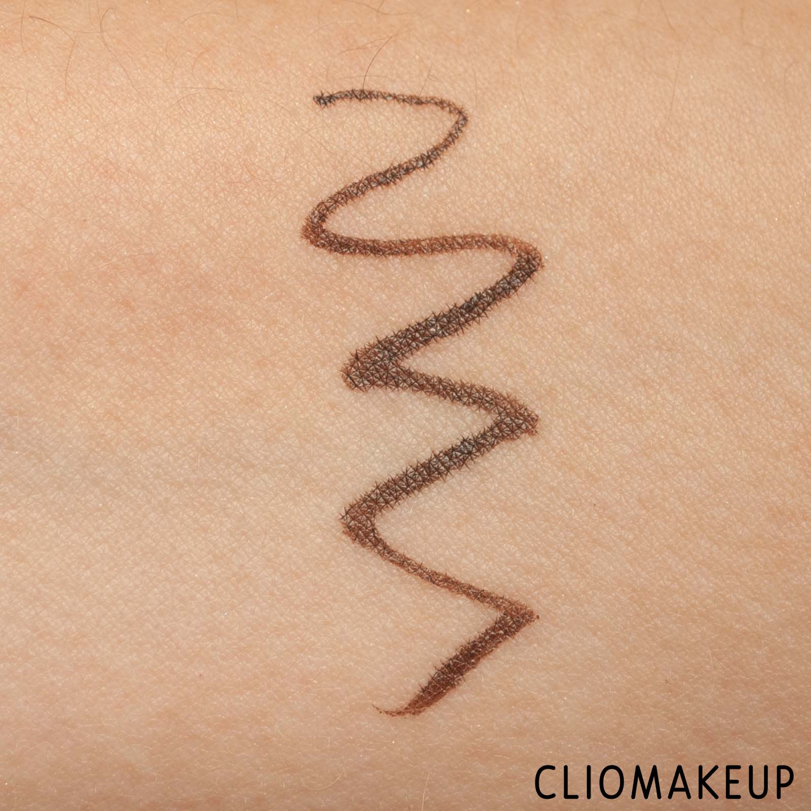 cliomakeup-recensione-eyeliner-benefit-theyre-real-xtreme-precision-eyeliner-6