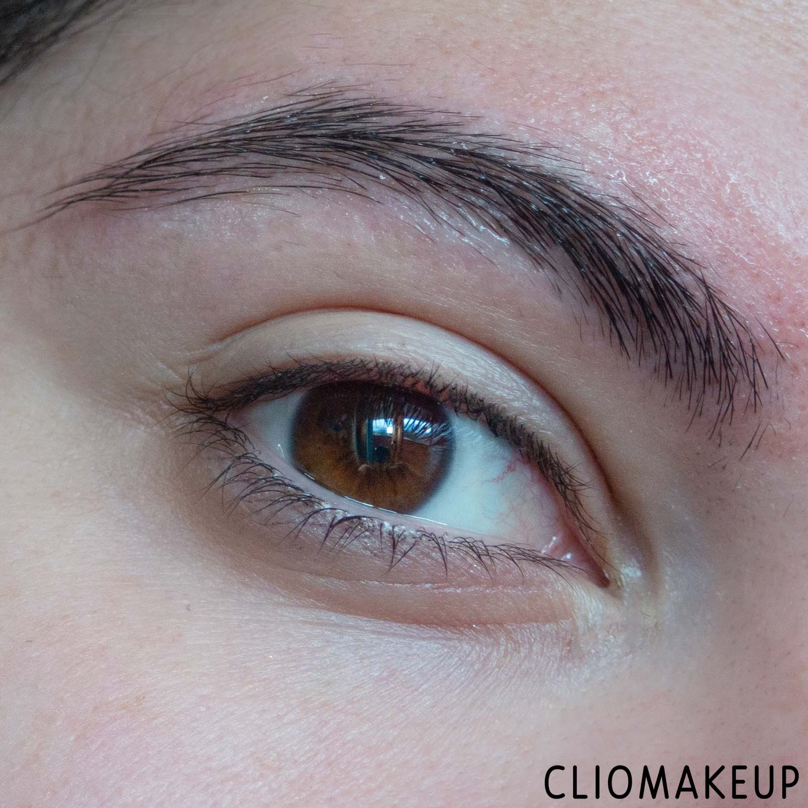 cliomakeup-recensione-gel-sopracciglia-essence-fix-it-like-a-boss-trasparent-brow-fixing-gel-10