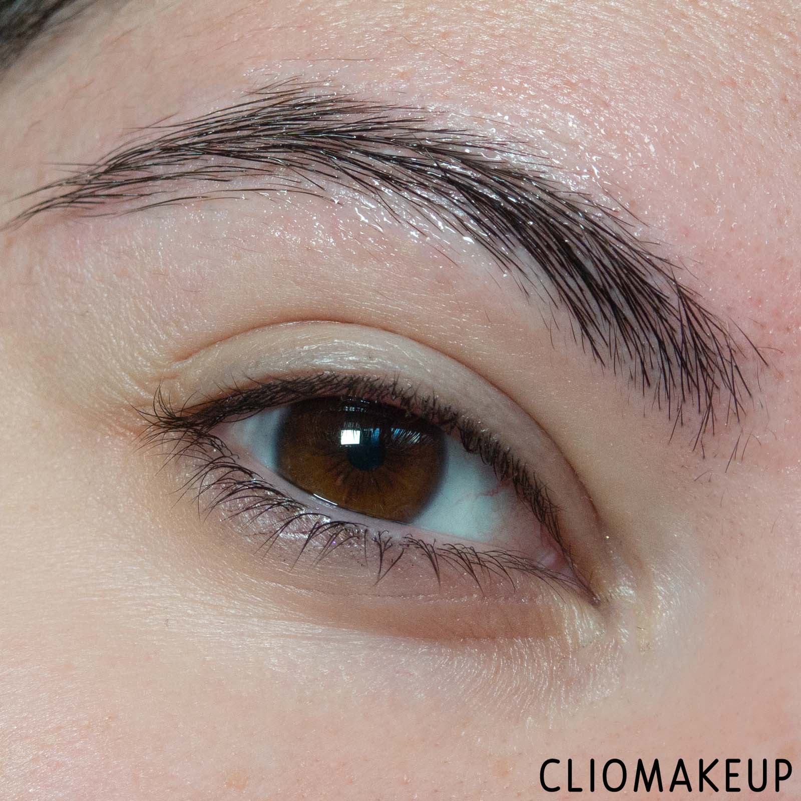 cliomakeup-recensione-gel-sopracciglia-essence-fix-it-like-a-boss-trasparent-brow-fixing-gel-11