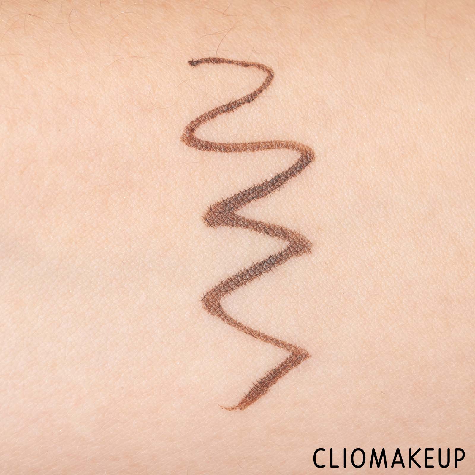 cliomakeup-recensione-eyeliner-benefit-theyre-real-xtreme-precision-eyeliner-7