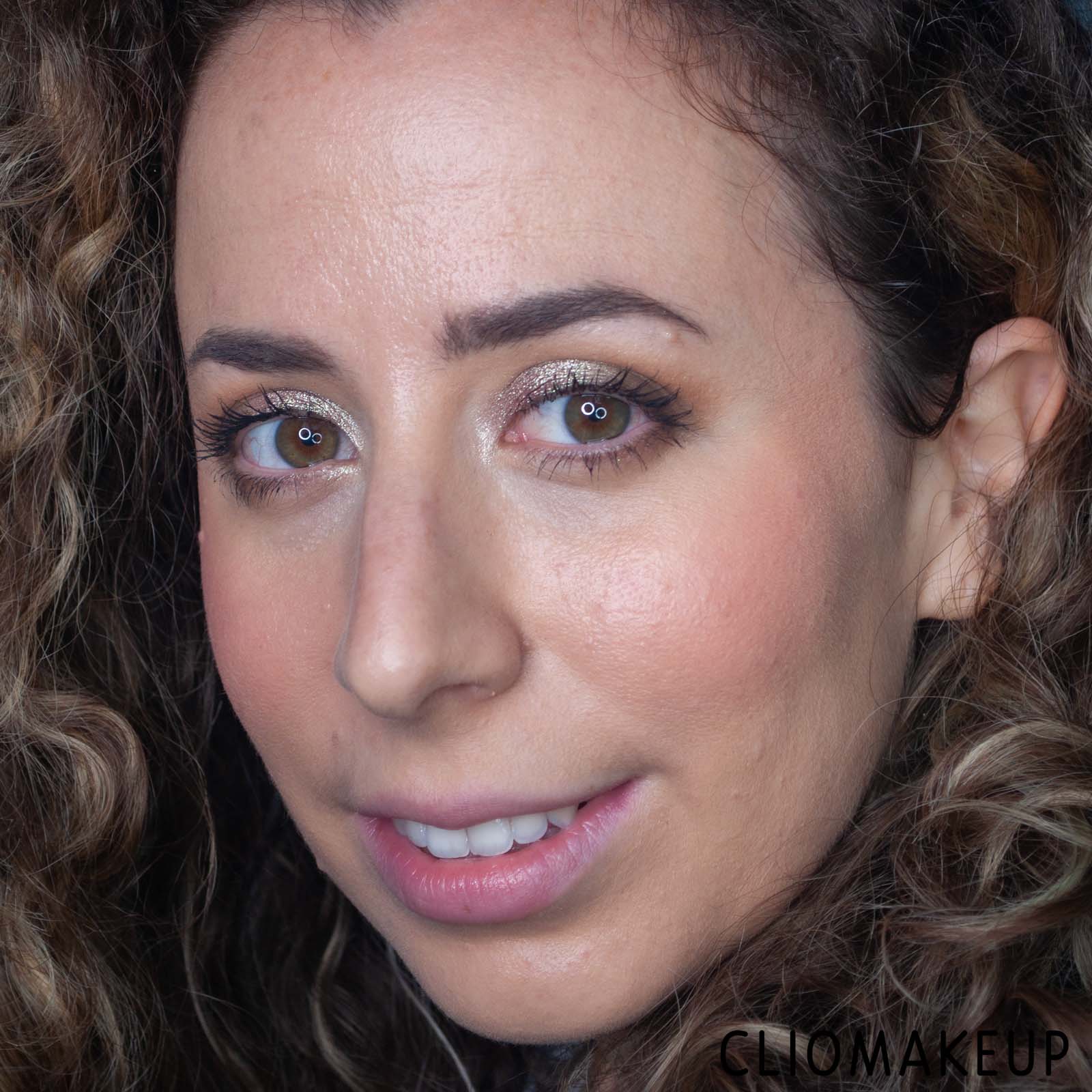 cliomakeup-recensione-fondotinta-lancome-teint-idole-ultra-wear-care-e-glow-13