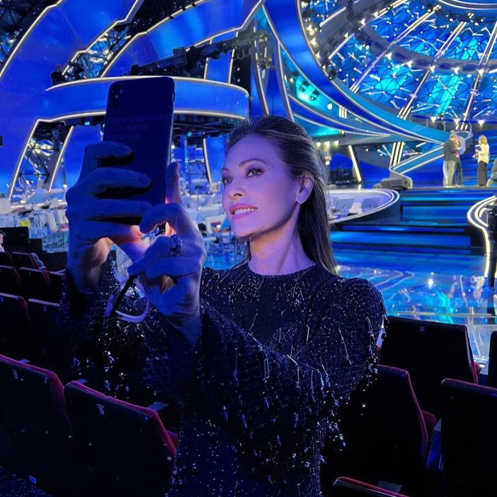 Cliomakeup-migliori-look-festival-di-sanremo-2023-elena-sofia-ricci