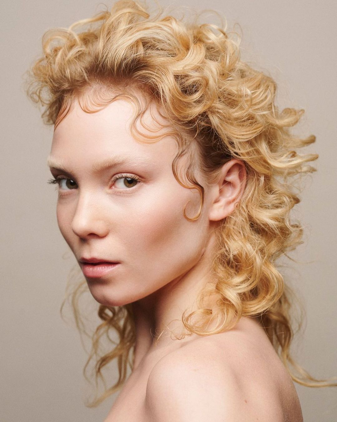 cliomakeup-capelli-scalati-2023-8