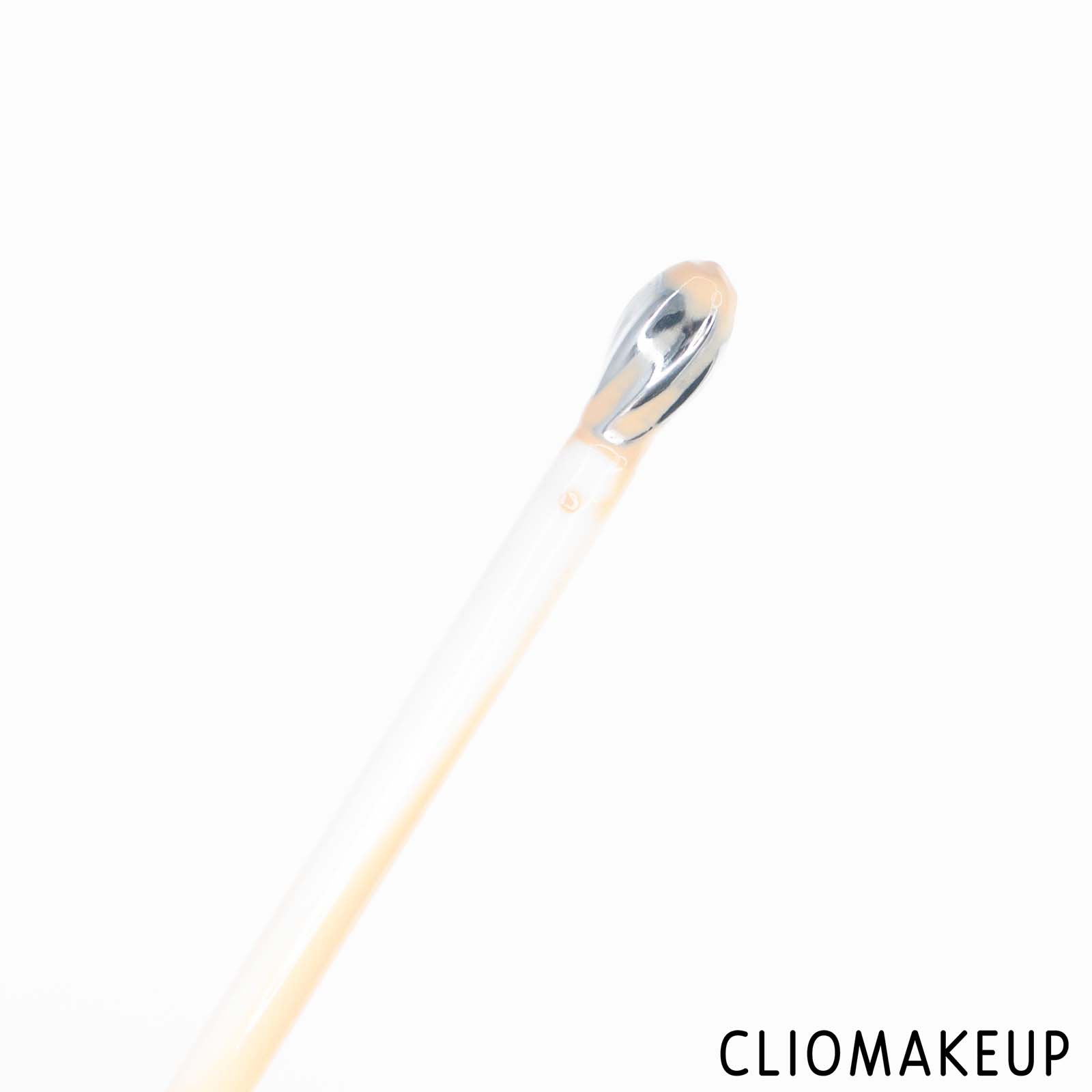cliomakeup-recensione-correttore-rare-beauty-positive-light-under-eye-brightner-5