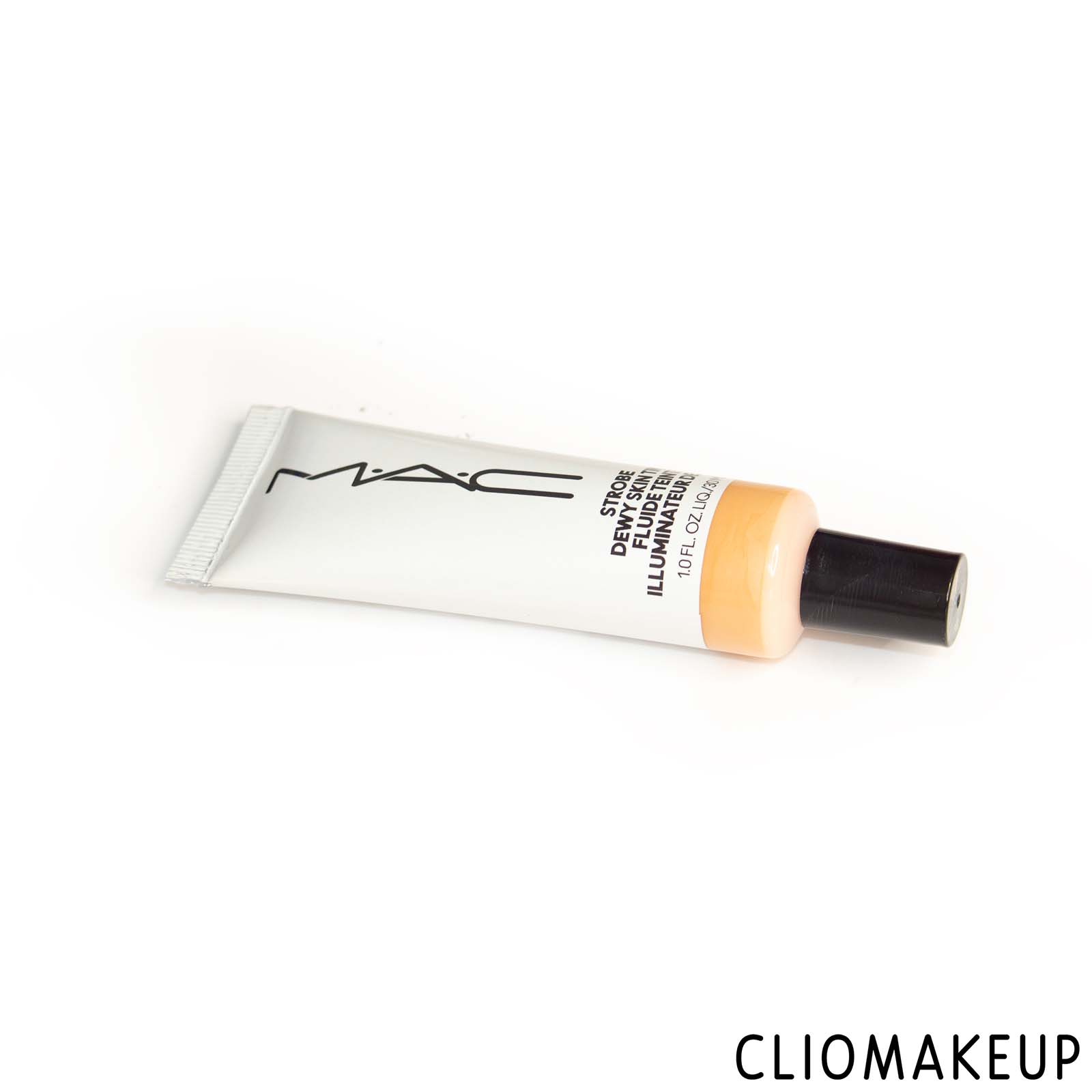 cliomakeup-recensione-fondotinta-mac-strobe-dewy-skin-tint-4