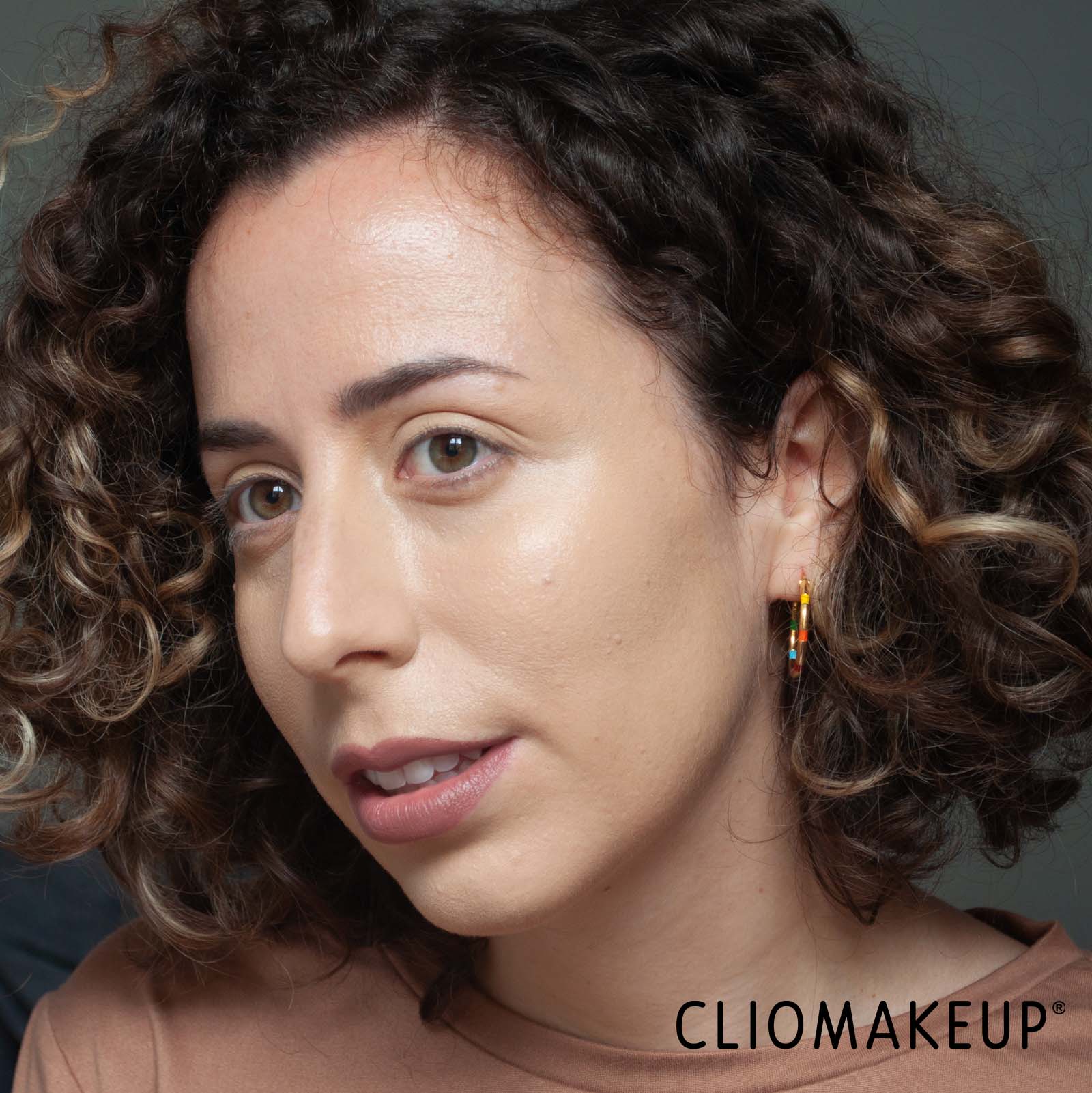 cliomakeup-recensione-fondotinta-deborah-skin-booster-fondotinta-in-siero-10