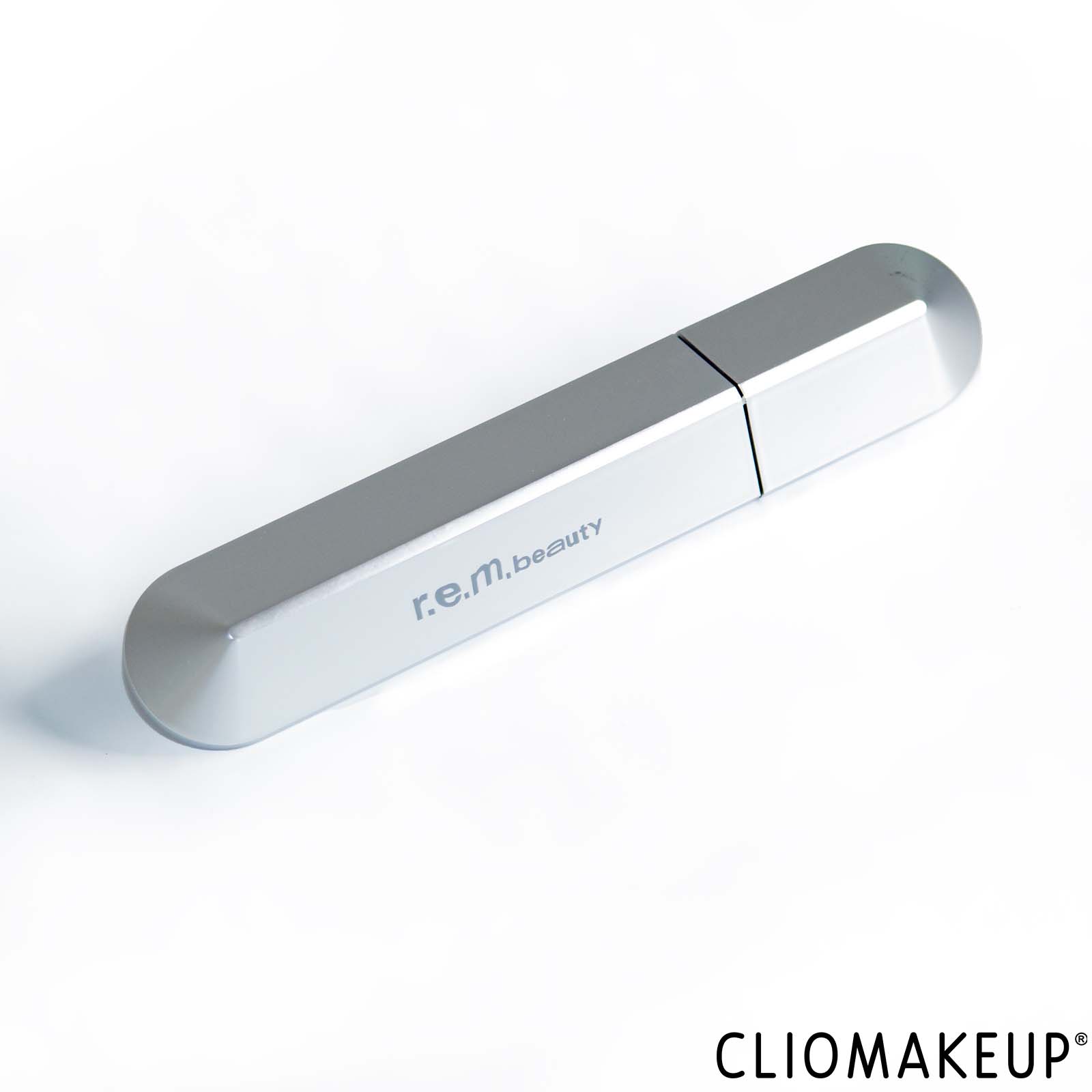 cliomakeup-recensione-mascara-rem-beauty-flourishing-mascara-allungante-4