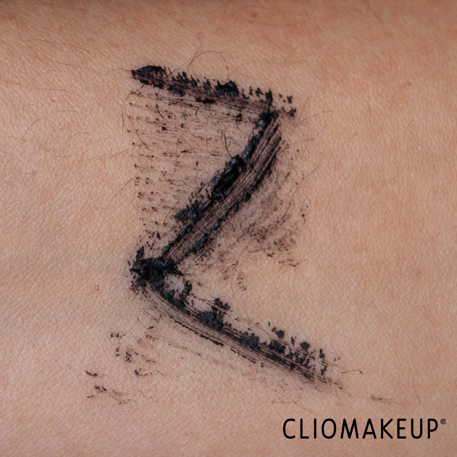 cliomakeup-recensione-mascara-maybelline-the-falsies-surreal-extensions-mascara-7