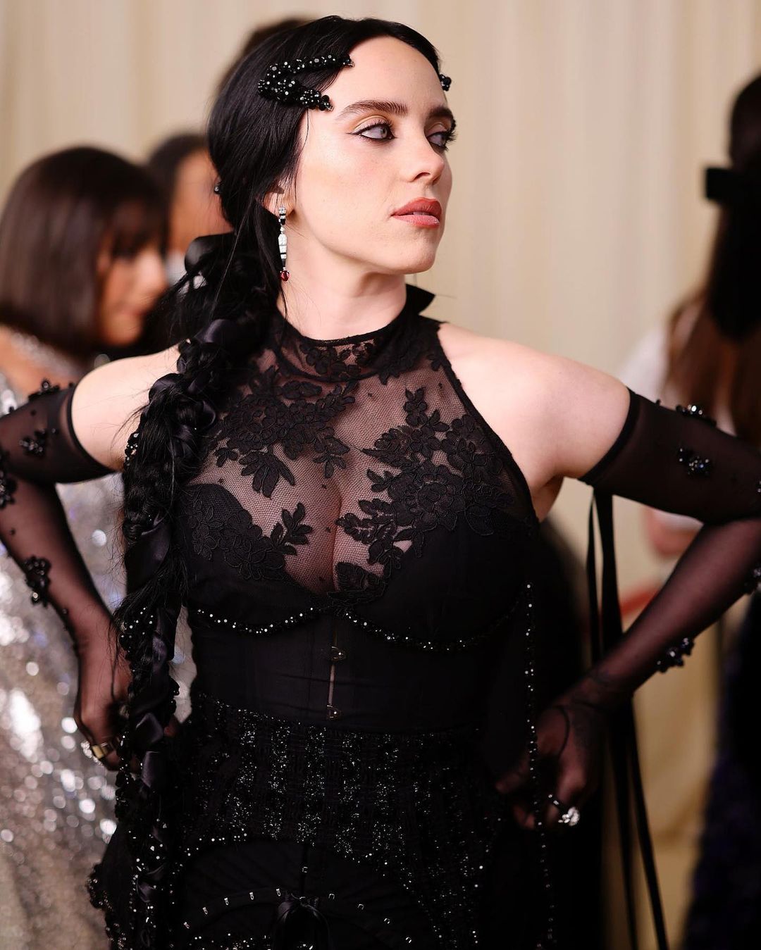 cliomakeup-met-gala-2023-beauty-look-billie-eilish