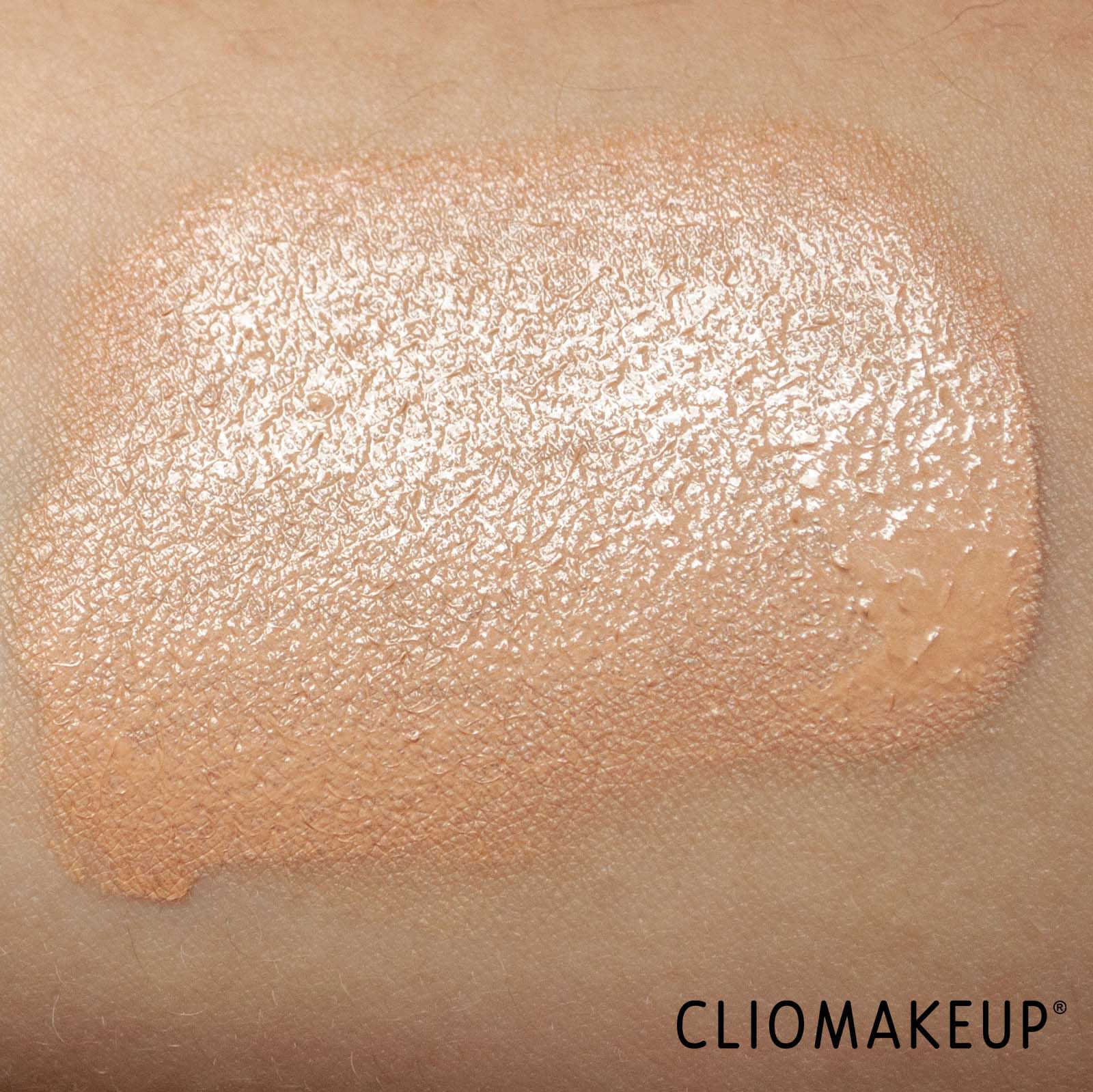 cliomakeup-recensione-fondotinta-maybelline-super-stay-24h-skin-tint-6