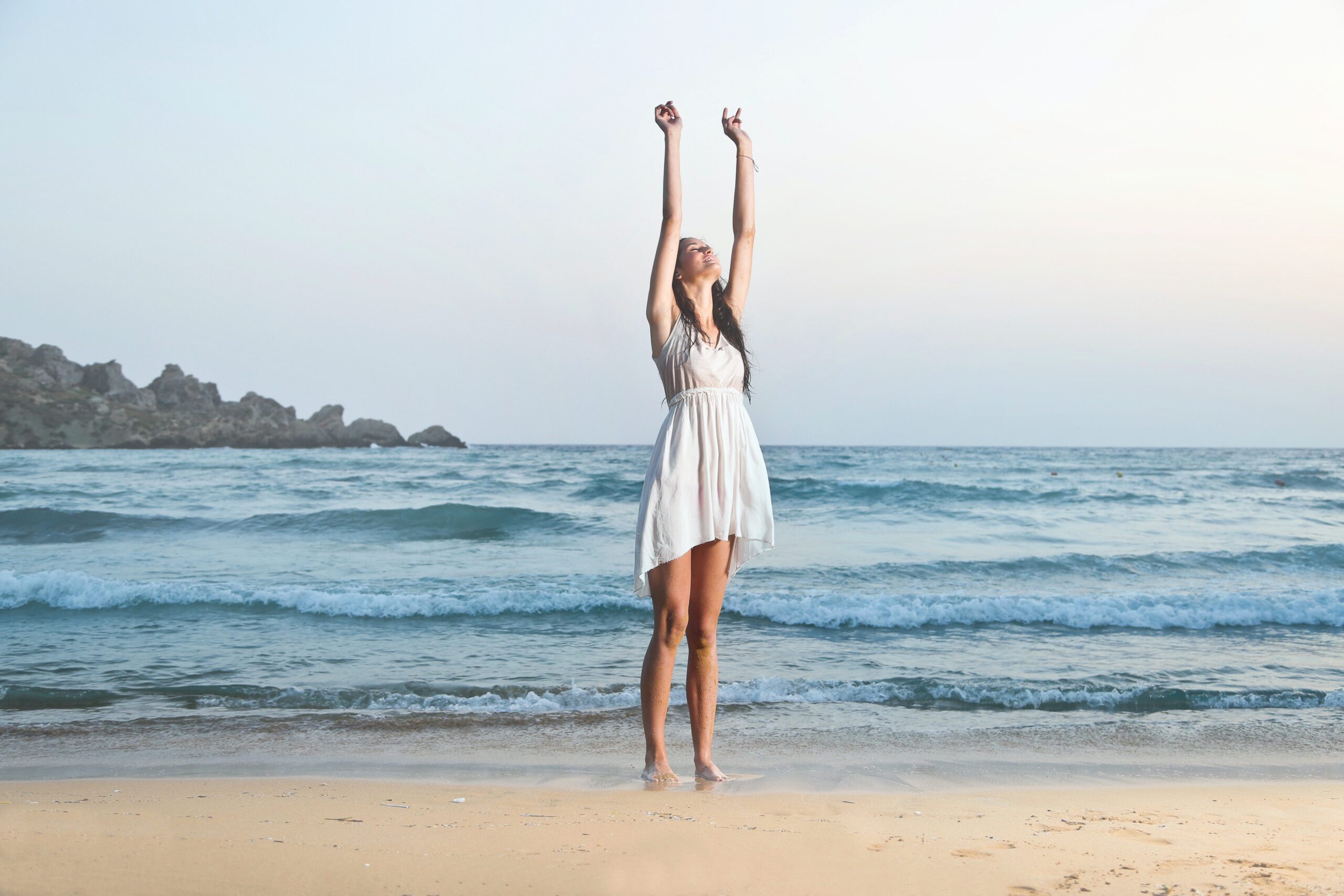 Cliomakeup-cellulite-appoggio-piede-spiaggia