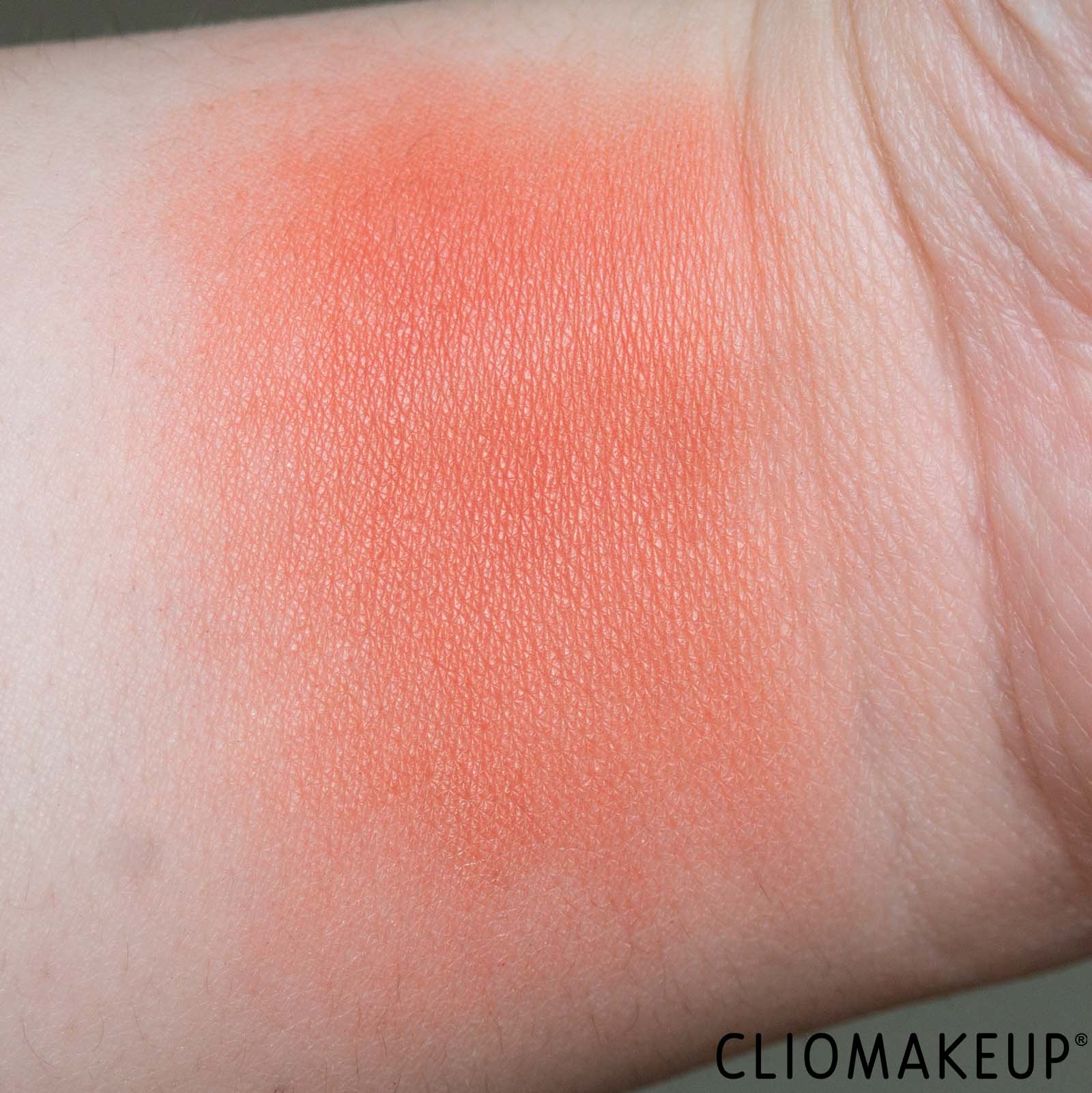 cliomakeup-recensione-blush-the-balm-instain-swiss-dot-blush-9