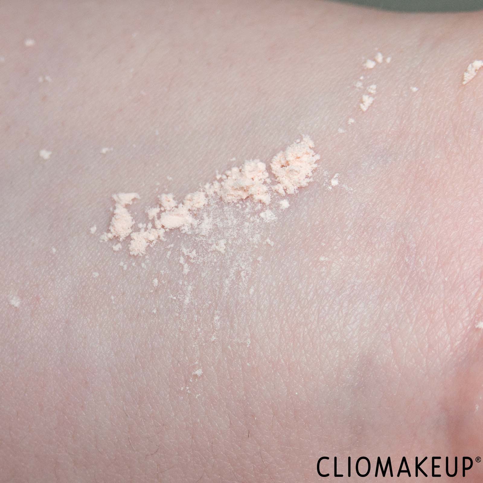 cliomakeup-recensione-cipria-laura-mercier-translucent-loose-setting-powder-tone-up-rose-6