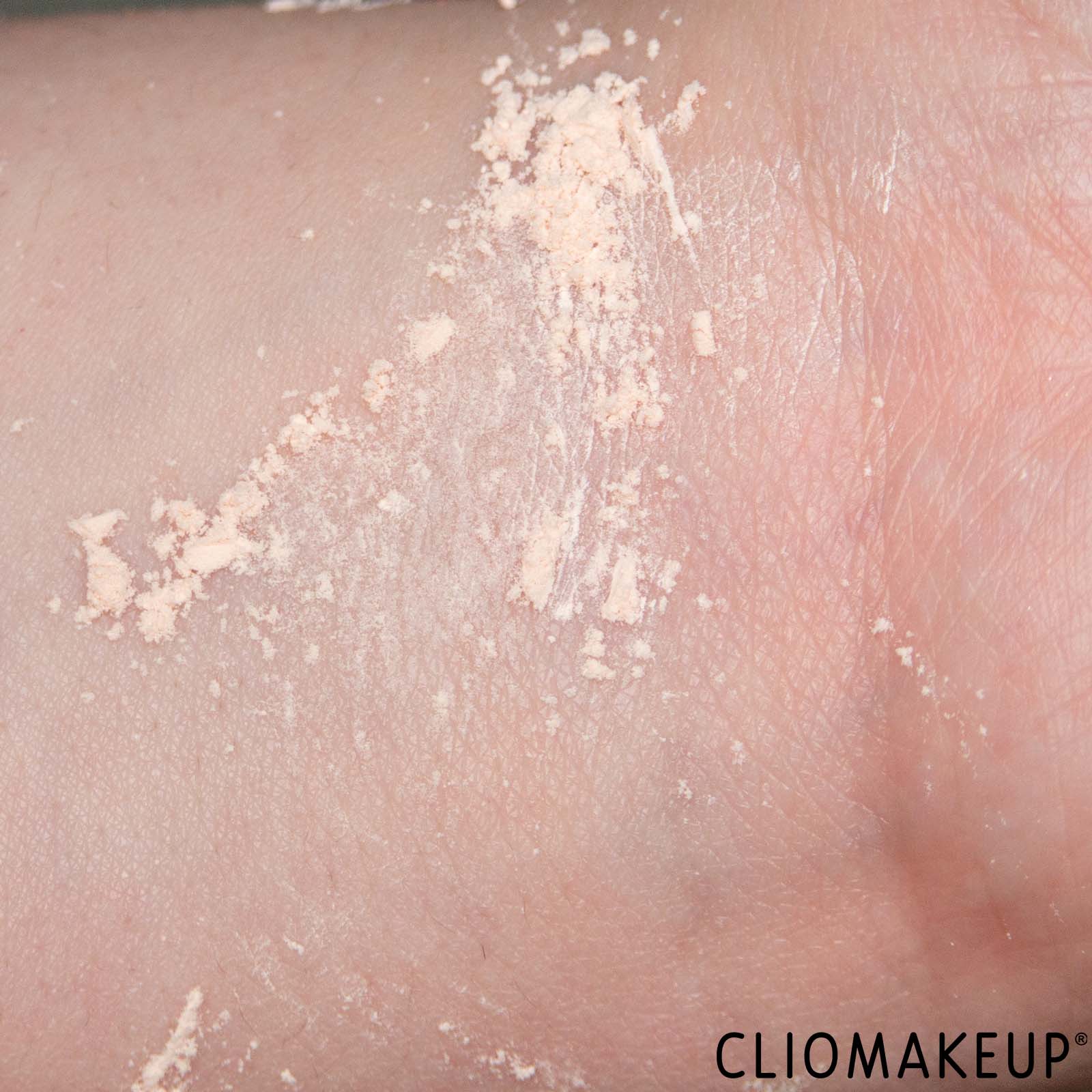 cliomakeup-recensione-cipria-laura-mercier-translucent-loose-setting-powder-tone-up-rose-7