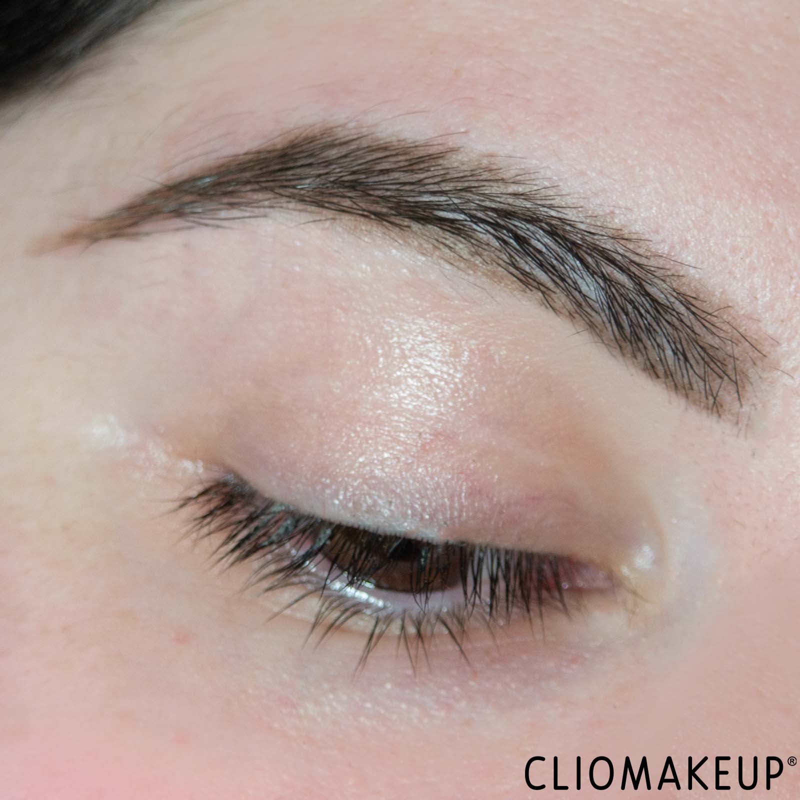 cliomakeup-recensione-ombretto-sopracciglia-benefit-goof-proof-brow-powder-10