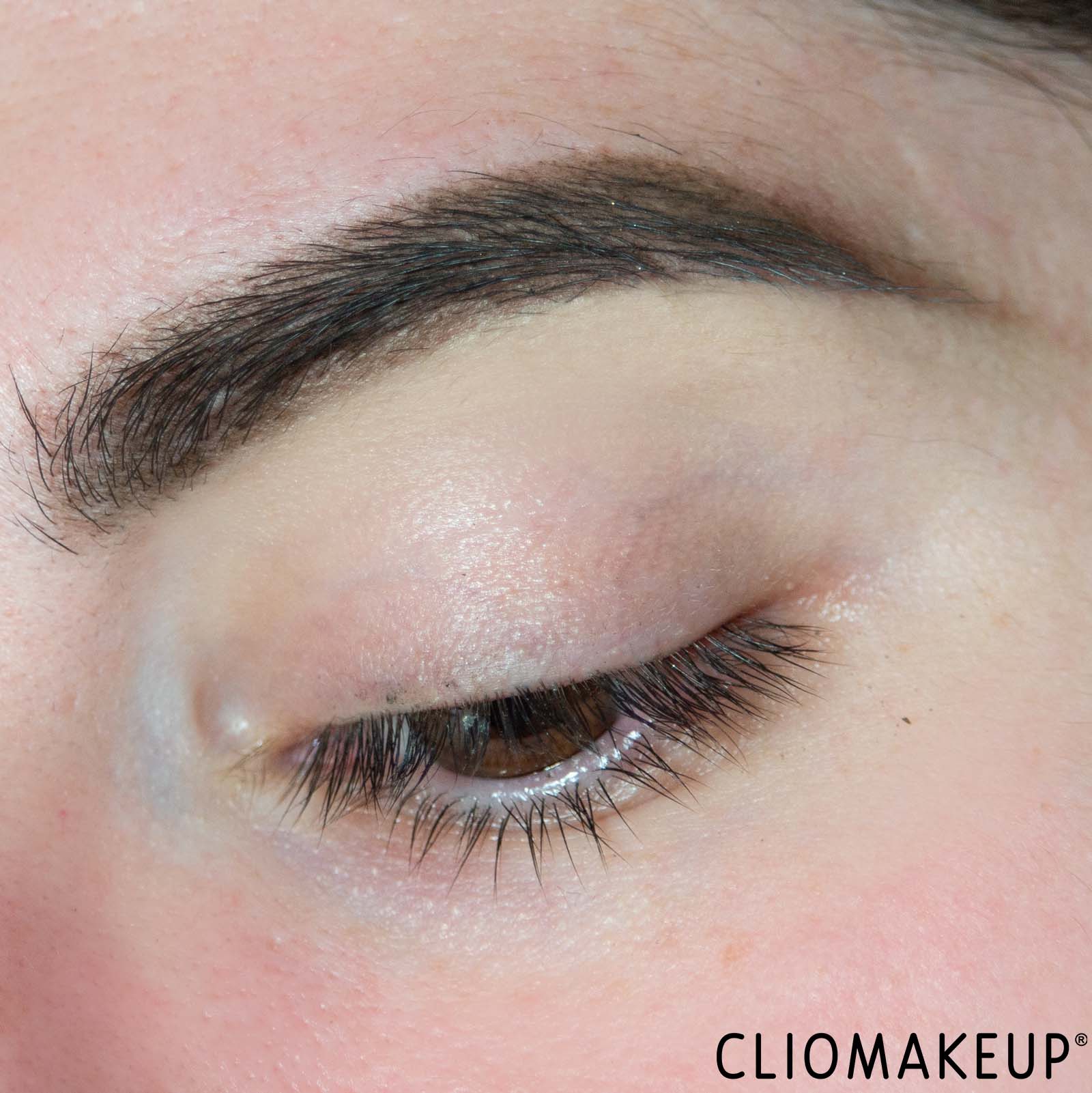 cliomakeup-recensione-ombretto-sopracciglia-benefit-goof-proof-brow-powder-12