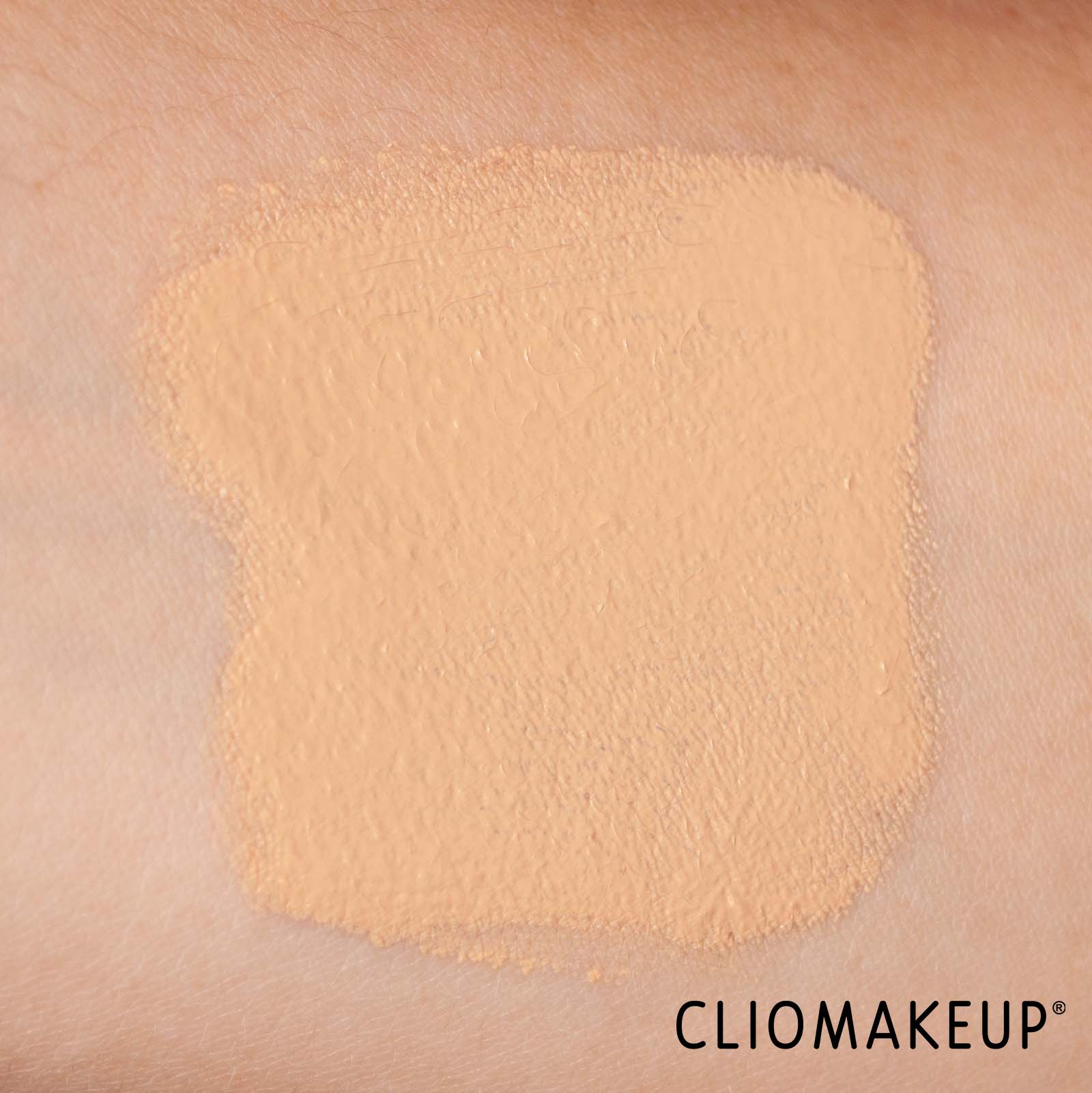 cliomakeup-recensione-fondotinta-maybelline-dream-radiant-liquid-hydrating-foundation-9