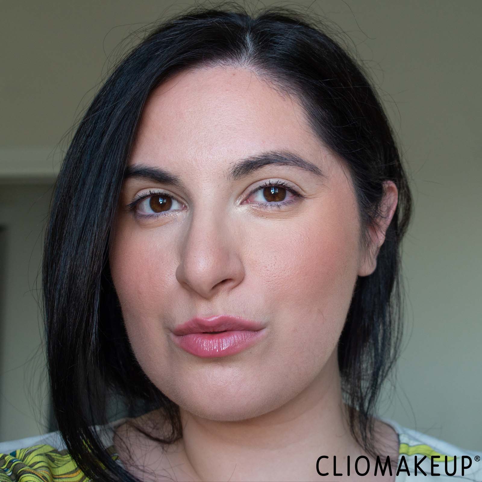 cliomakeup-recensione-spray-fissante-too-faced-insurance-setting-spray-11